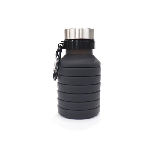 Borraccia silicone pieghevole chiusa nera sfondo