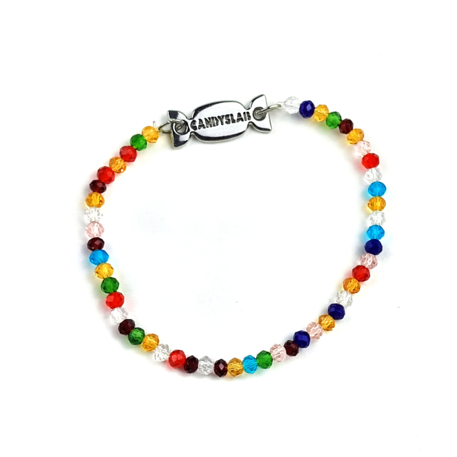 Braccialetto con perline multicolor e charm Candy, icona di Candyslab su sfondo bianco